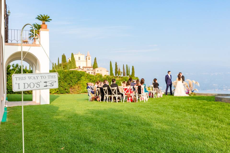 Luxury wedding on lake garda