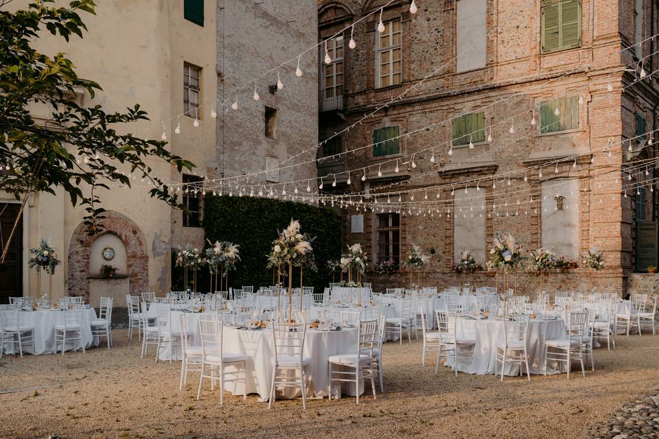 Cena in corte al castello