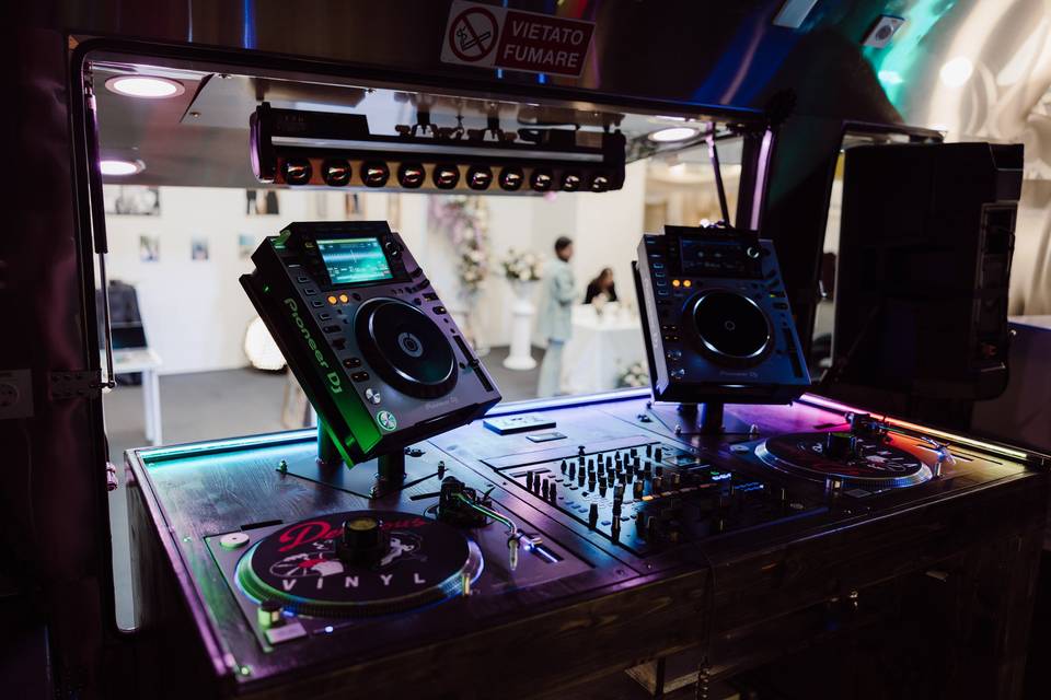 Dettagli postazione dj