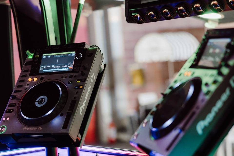 Dettagli postazione dj