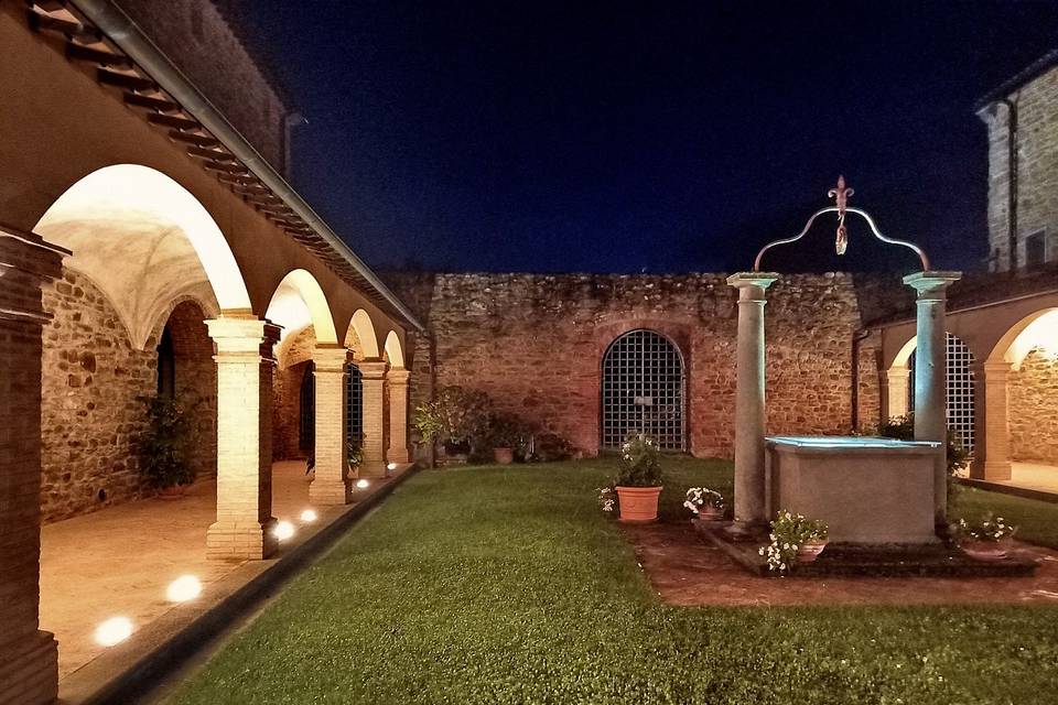 Chiostro di notte