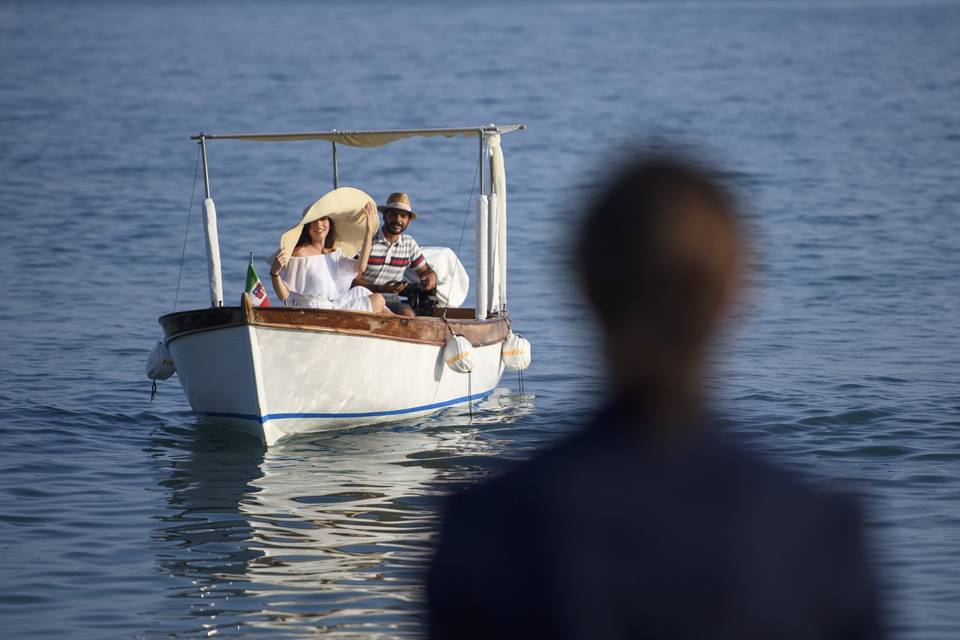 Arrivo sposa in barca