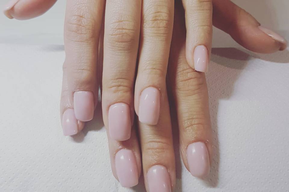 Nude nails