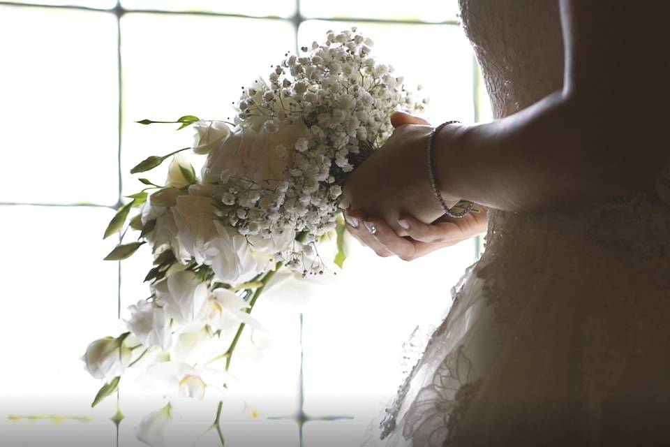 Dettaglio-fiori-bianco-abito