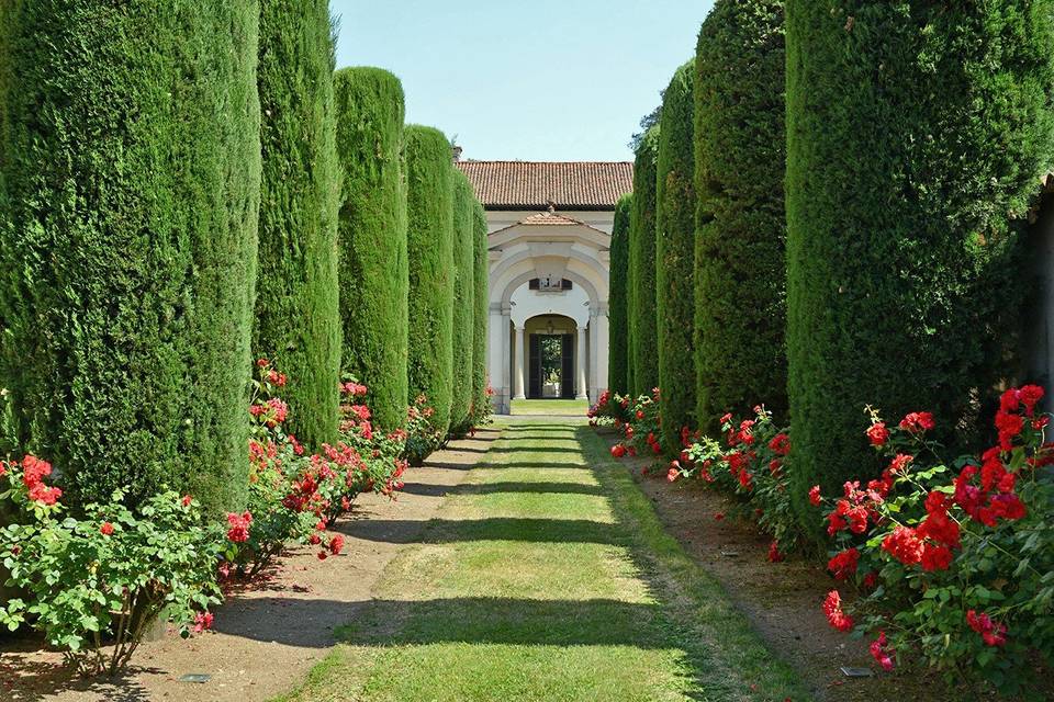 Viale di ingresso alla villa