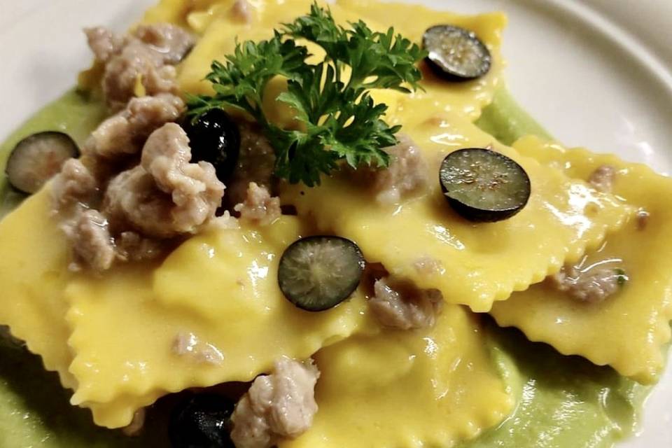 Tortelli con uva albana