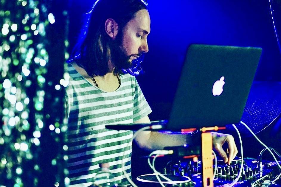 DJ set live