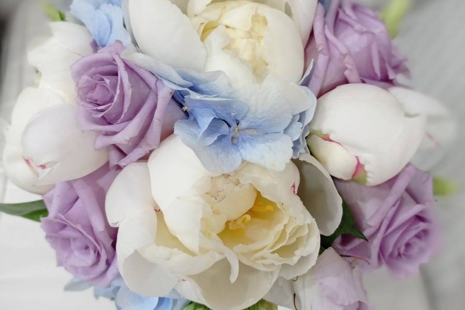 Bouquet lilla e azzurro