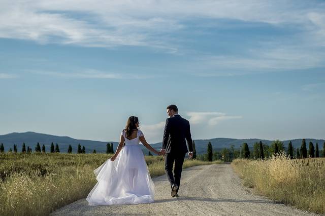 Una cerimonia del tè per un matrimonio all'Abbazia di San Galgano