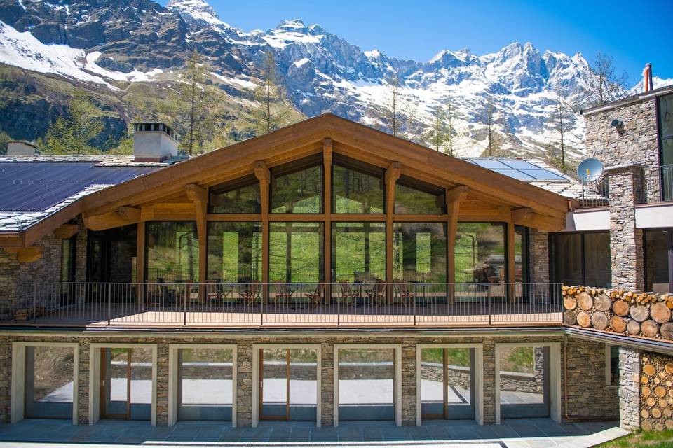 imgi_50_Hotel-Les-Neiges-DAntan-Cervinia-hotel-esterno
