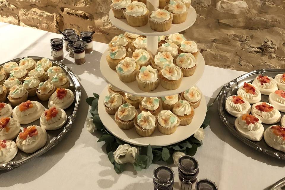 Wedding cupcake