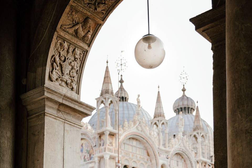 Elopement hair in Venice