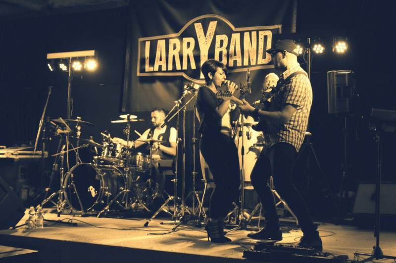 Larry band