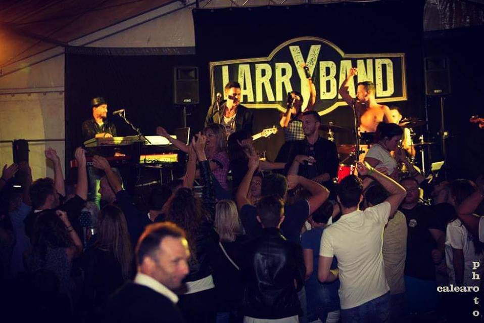 Larry band