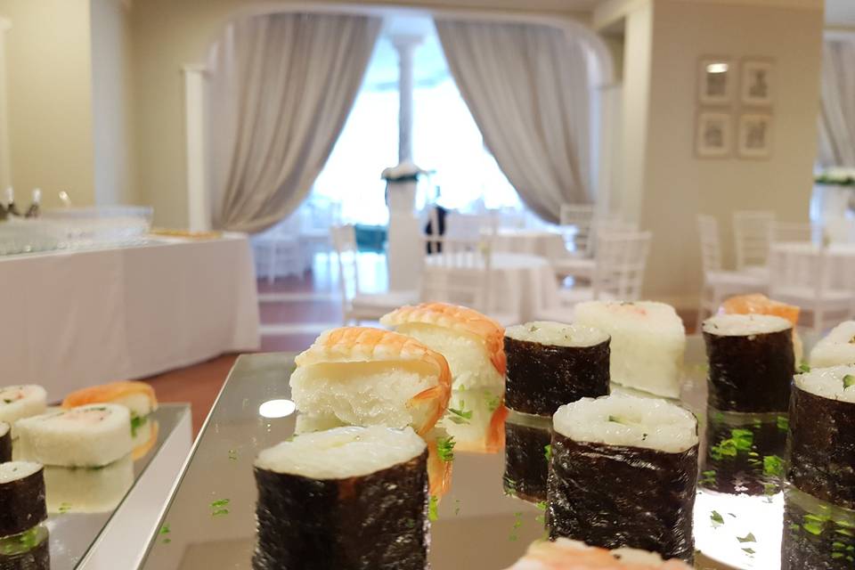 Sushi cake