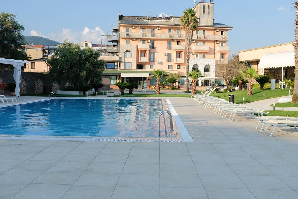 Aperitivo al bordo piscina