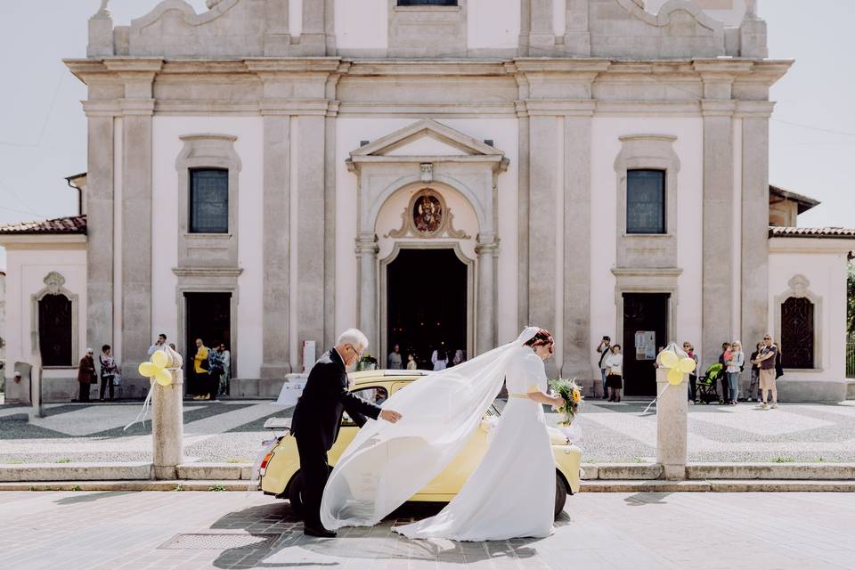 L'ingresso in chiesa