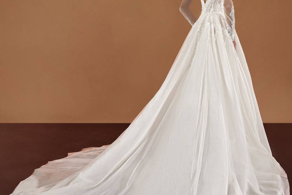 Ishani Pronovias 2025