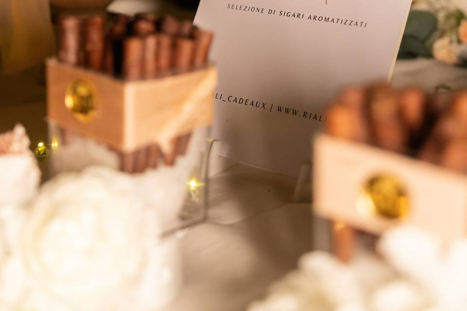 Tavolo - cadeaux - riali