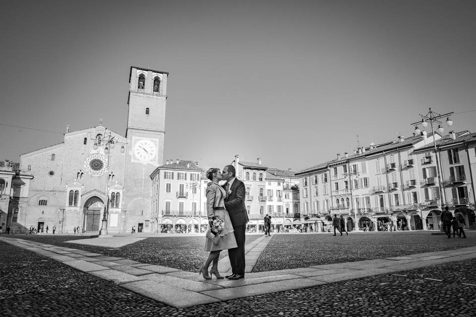 Bacio in piazza Vittoria