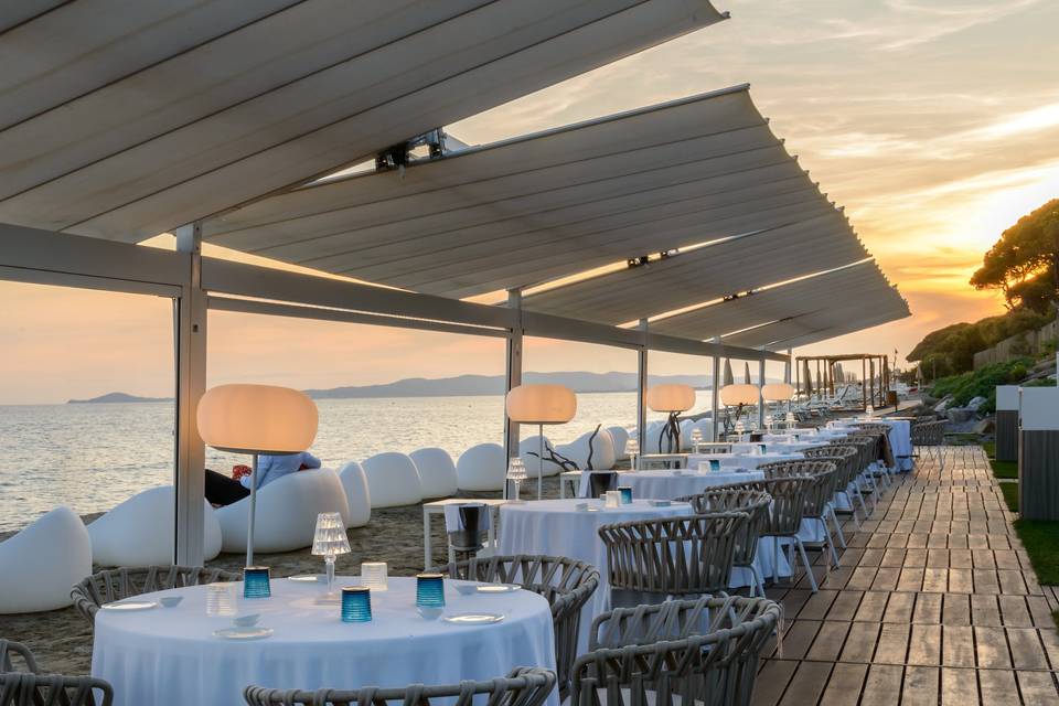 Dinner setting