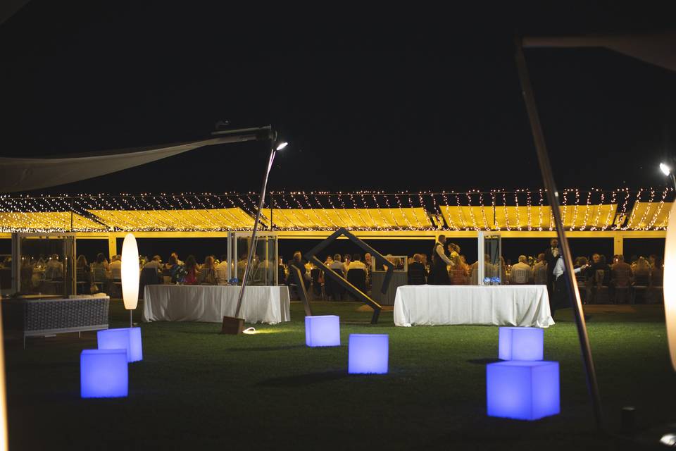 Wedding table by night