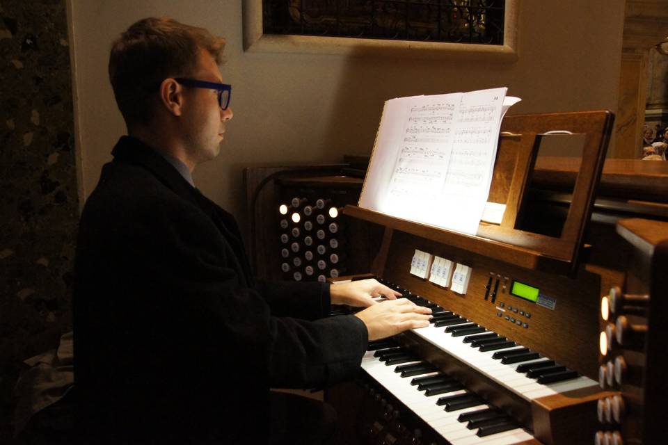 Alessandro Brunelli all'organo