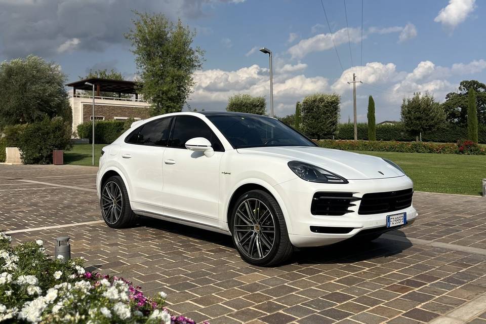 Luca Ferraro Wedding Car