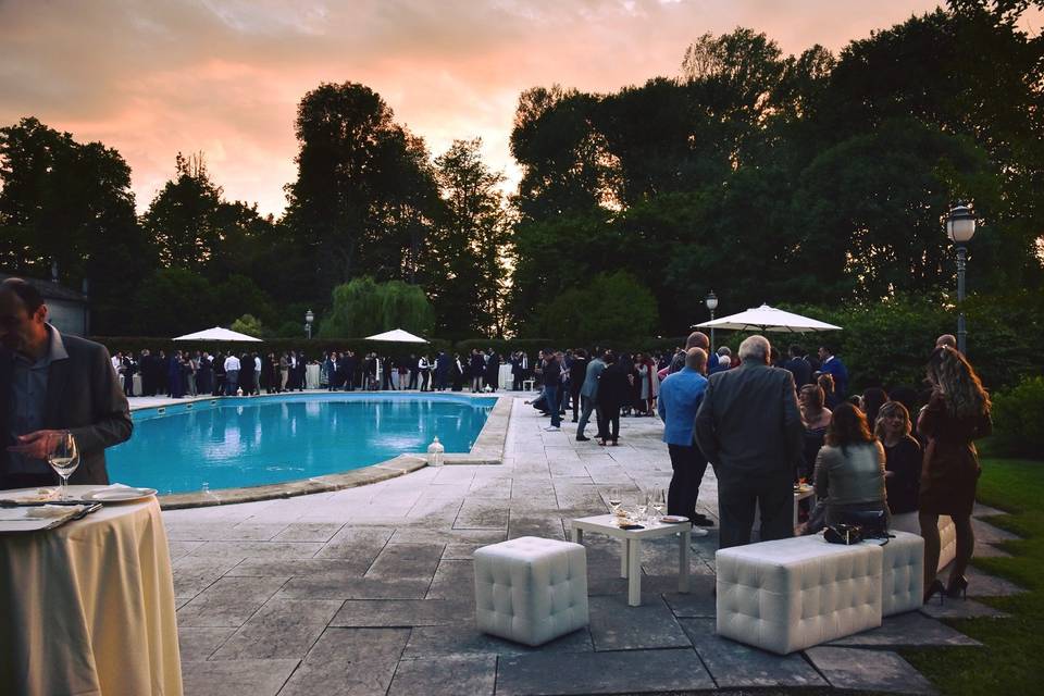 Matrimonio in piscina