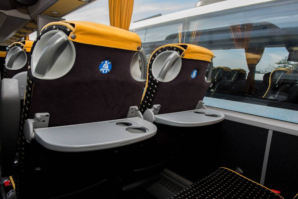 Autobus 53 posti