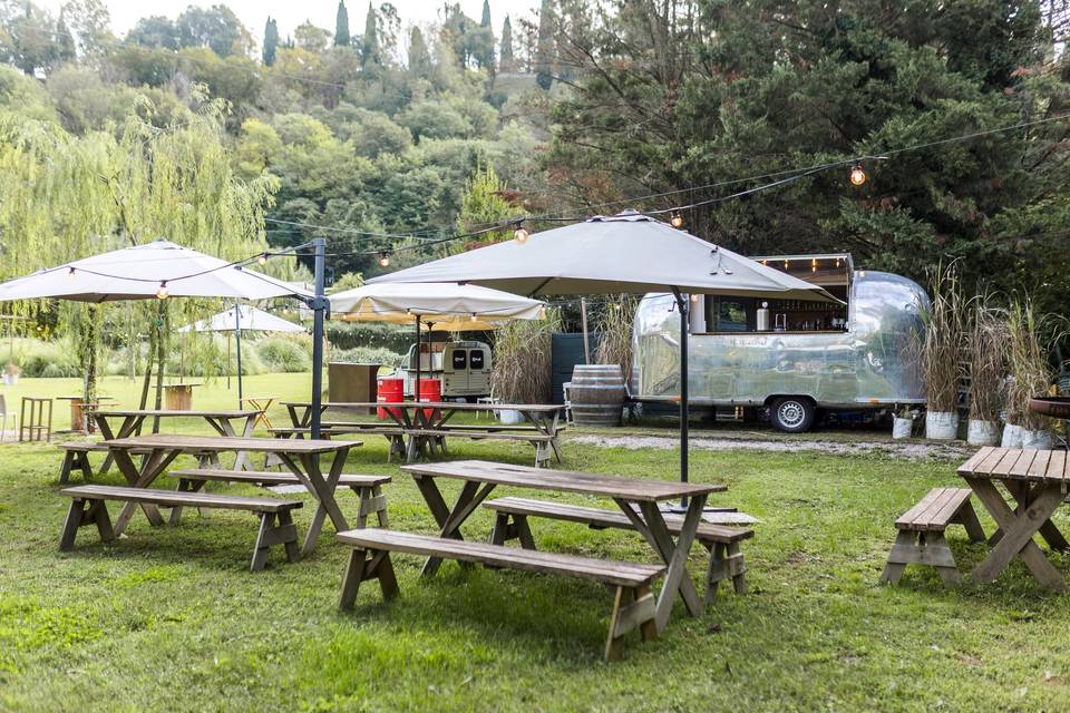 Area aperitivo e zona truck