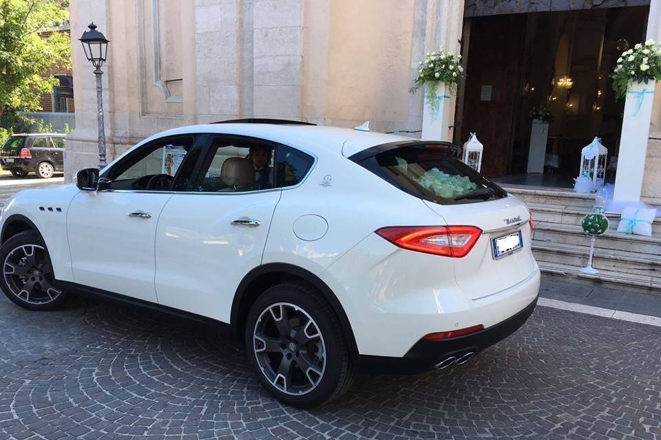 Maserati levante bianca