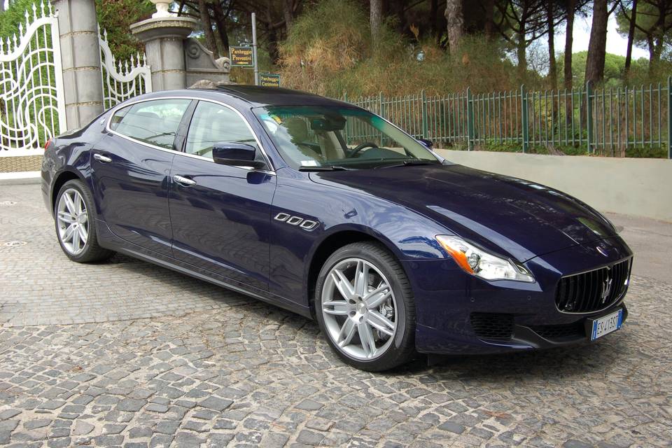 Maserati q4 blu