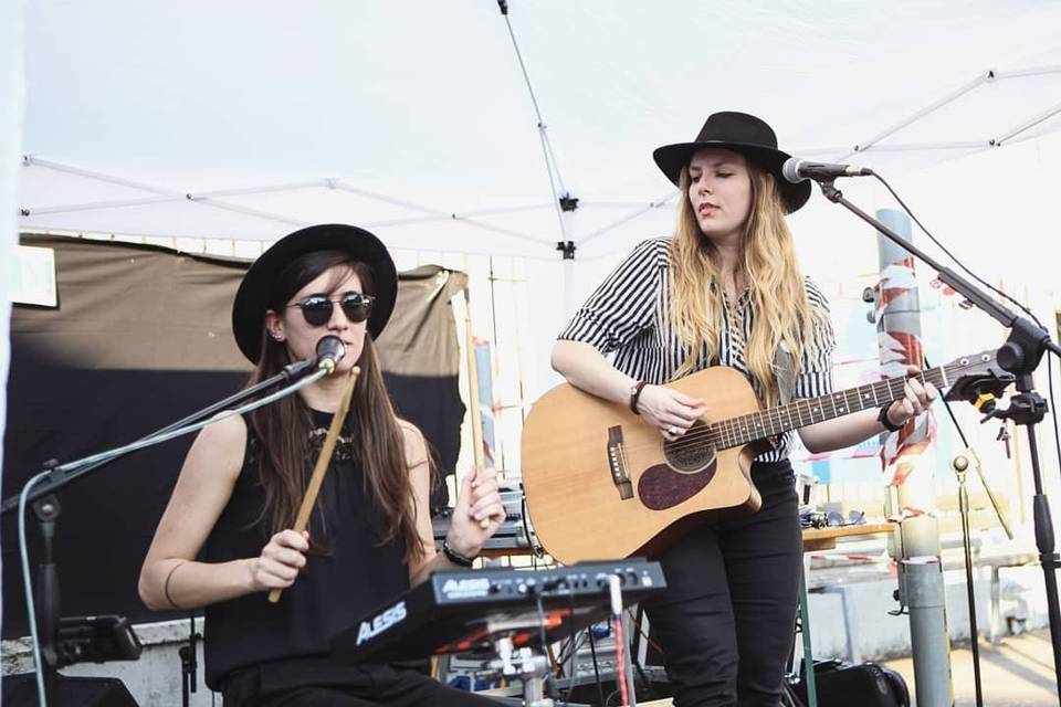 CapGirls / Acoustic Female Duo