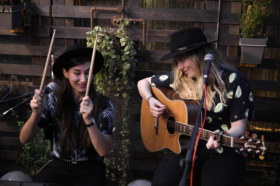 CapGirls / Acoustic Female Duo