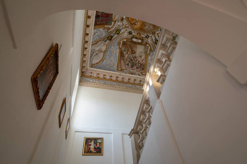 Affreschi scalinata palazzo