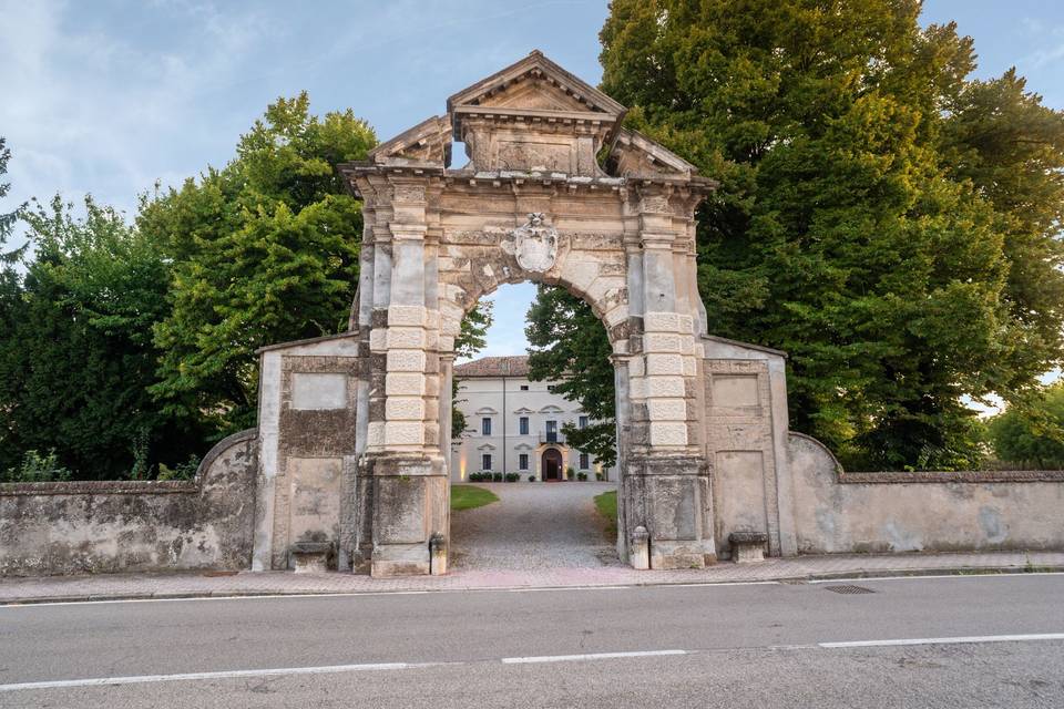 Portale di ingresso del palazz