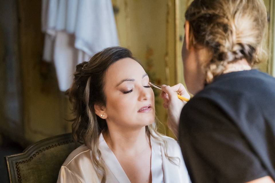 Bridal make-up service