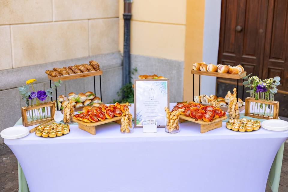 allestimento tavolo buffet