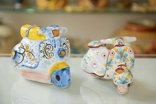 Pigna in Ceramica di Caltagirone Colore Avorio Perfetta Bomboniera