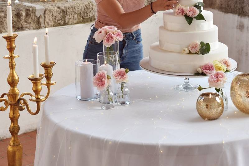 Romantico tavolo torta