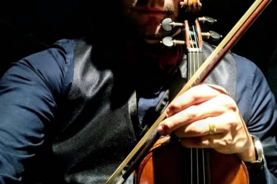 Gisler Lima Violinist