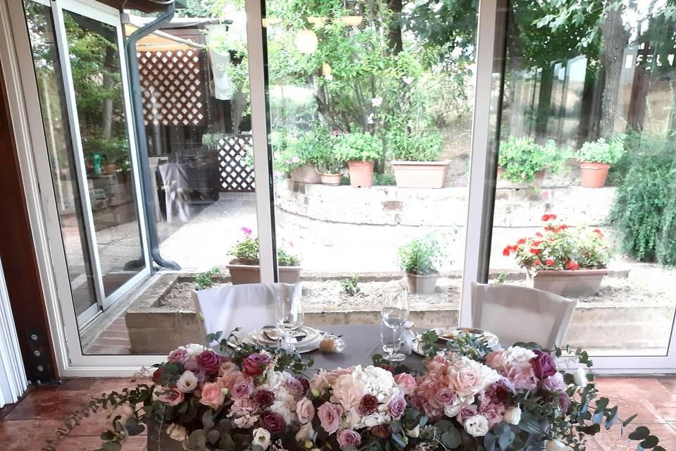 Tavolo sposi lilla e rosa