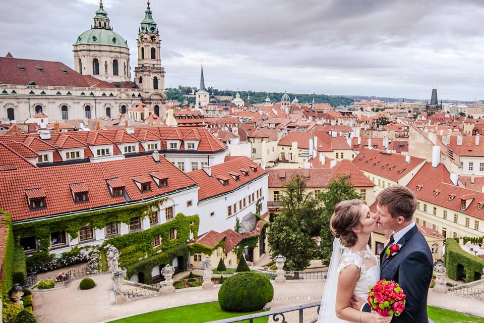 Destination wedding in Prague