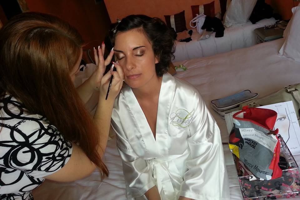 Ilaria alle prese col Trucco