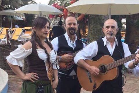 Kore posteggia trio