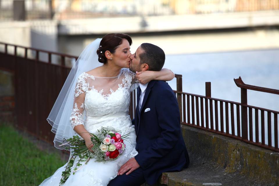 Bacio lungarno a Pisa