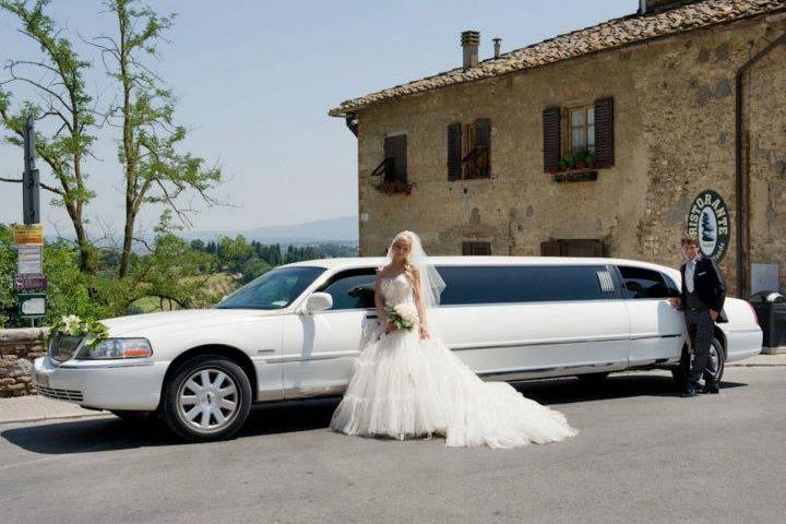 Noleggio bentley limousine