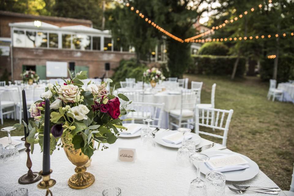 Dettagli di cena in giardino