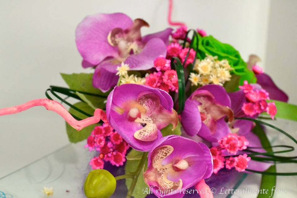 Bouquet orchidee e rose